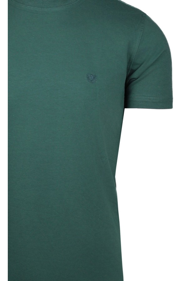 Man’s green cotton t-shirt 