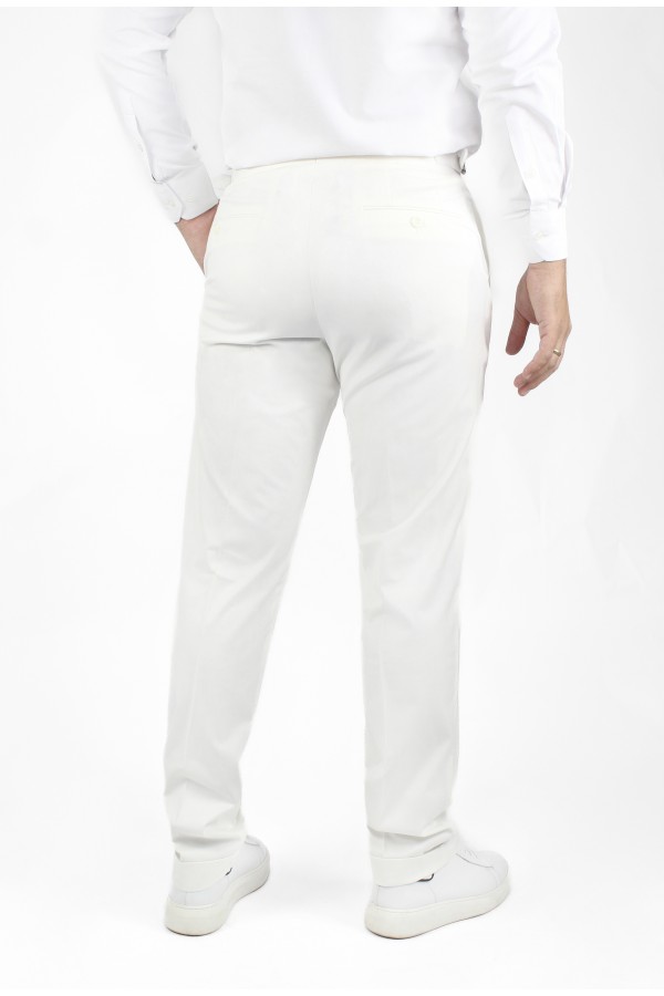 Man's white trousers with pleats