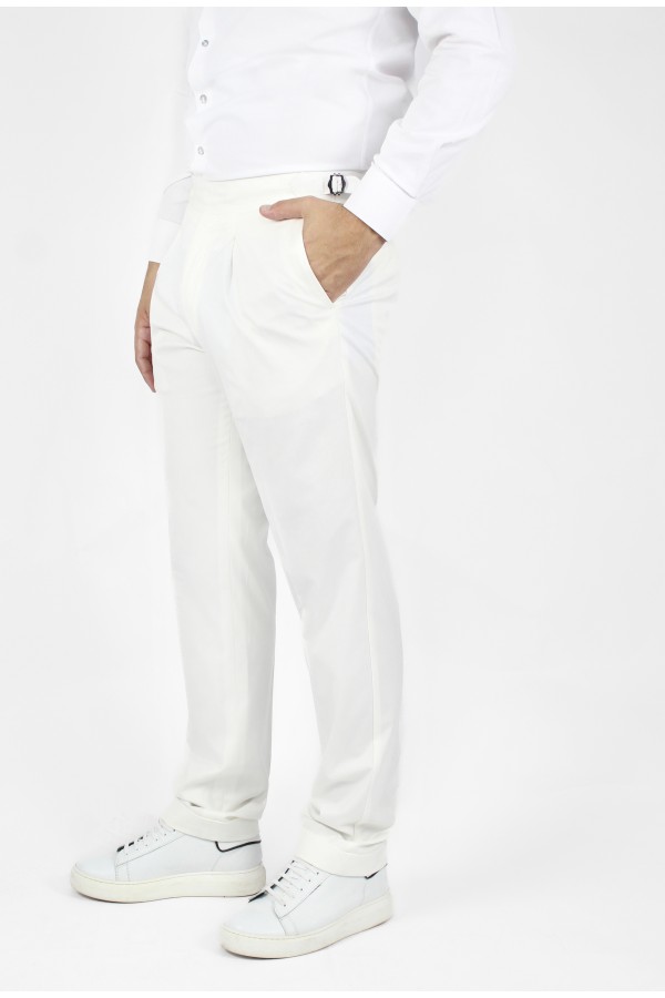 Man's white trousers with pleats