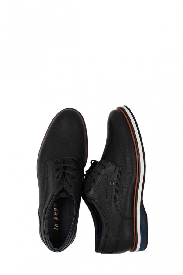 Man’s  black shoes