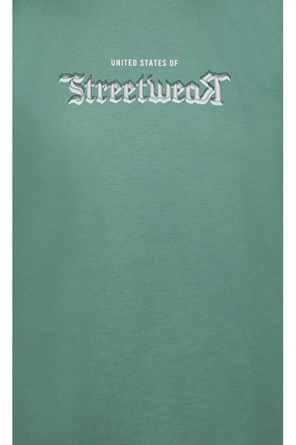 Man’s green cotton t-shirt 