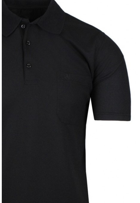  Man’s black t-shirt polo 