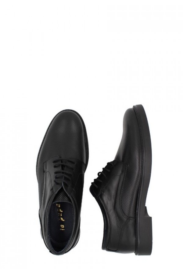 Man's black shoes