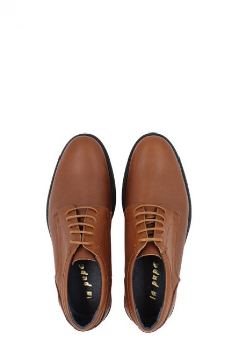 Man's brown shoes