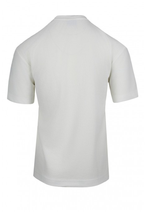 Man’s white cotton t-shirt 