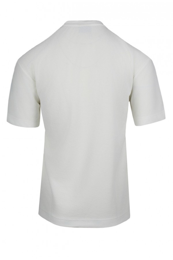 Man’s white cotton t-shirt 