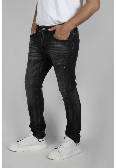  Ανδρικό μαύρο παντελόνι τζιν με Σκισίματα 