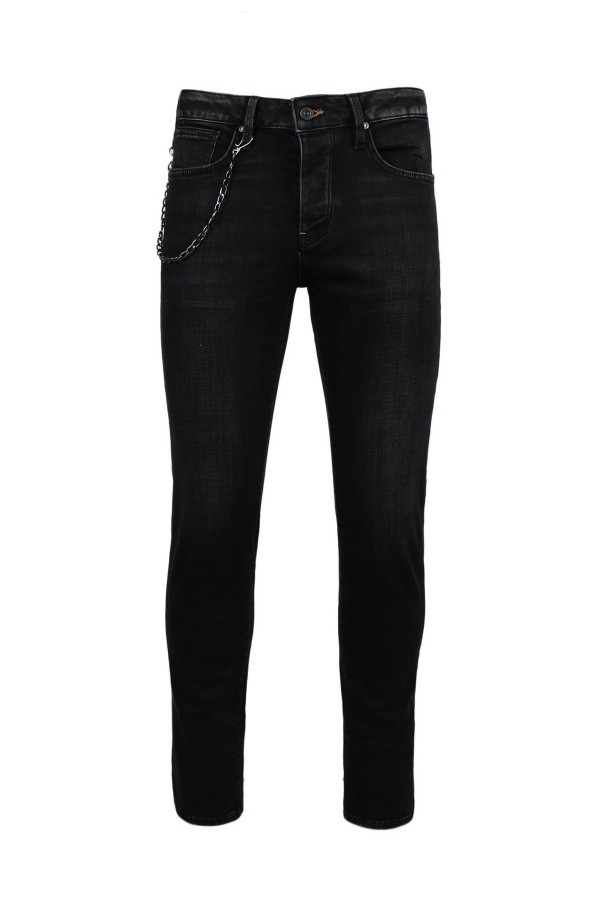 Man’s black jeans 