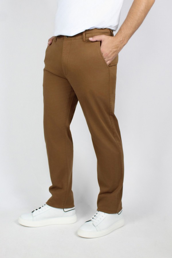 Man’s cognac chinos pants 