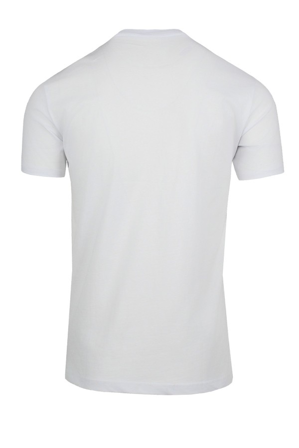 Man’s white cotton t-shirt 