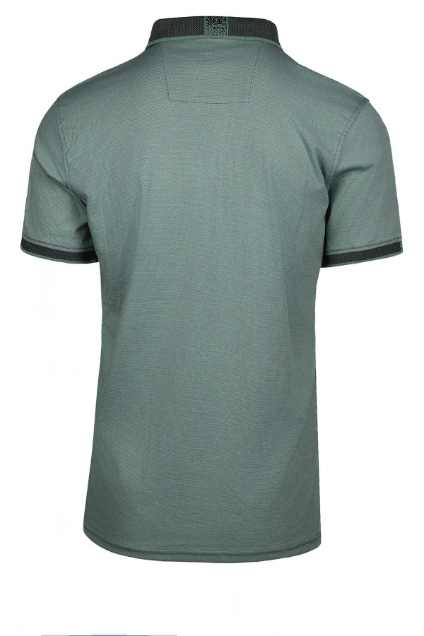 Man’s green t-shirt polo