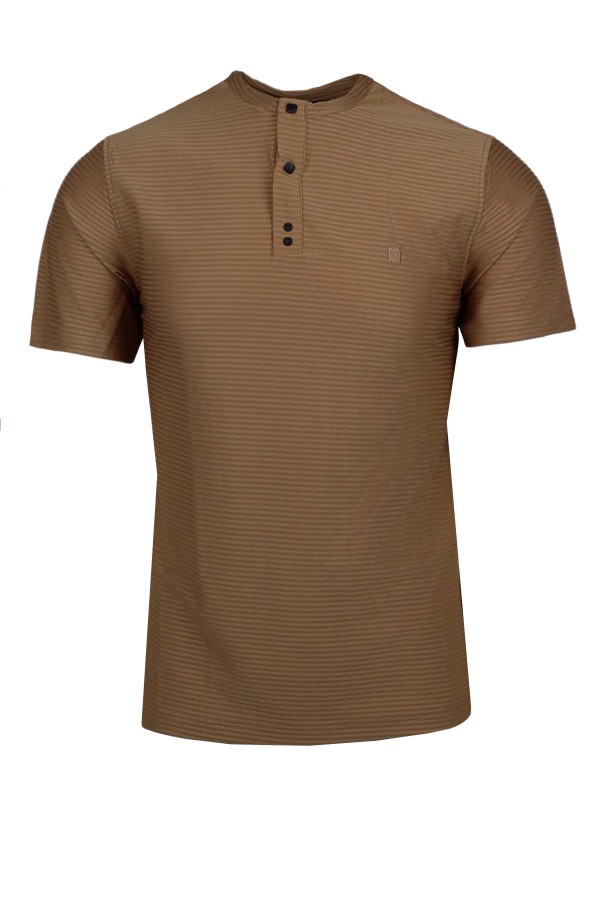 Man's camel t-shirt with buttons