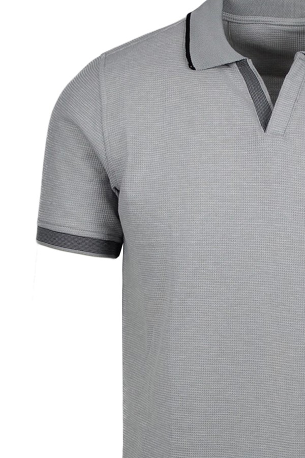 Man’s t-shirt polo in light grey