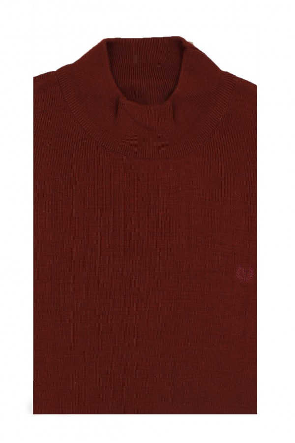 Man's dark red turtleneck t-shirt