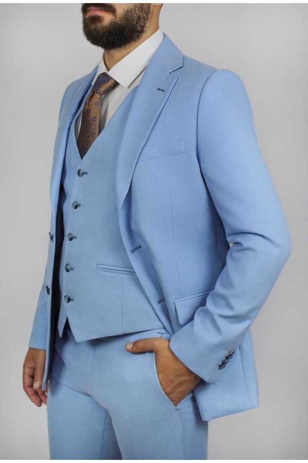 Μan's sky blue suit 