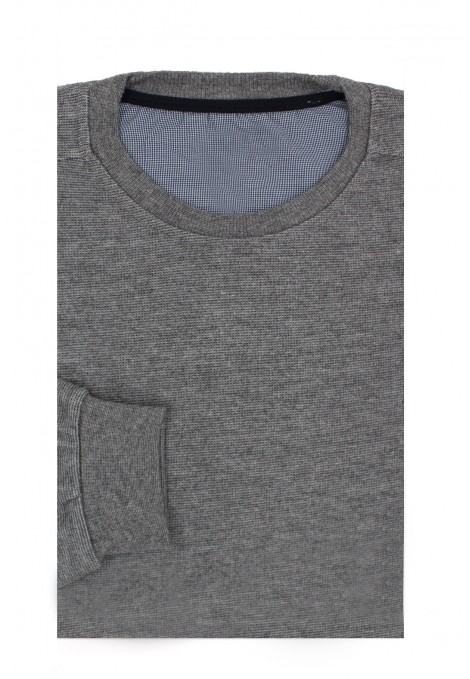  Man’s grey long sleeve sweater