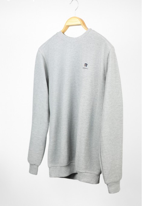 Man’s grey long sleeve sweater