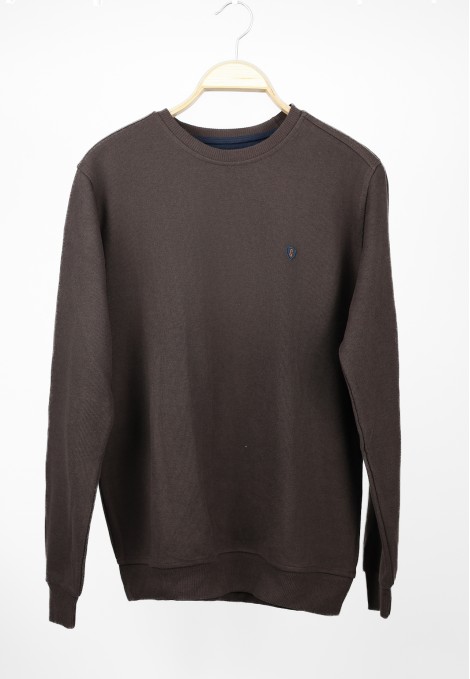 Man’s brown long sleeve sweater