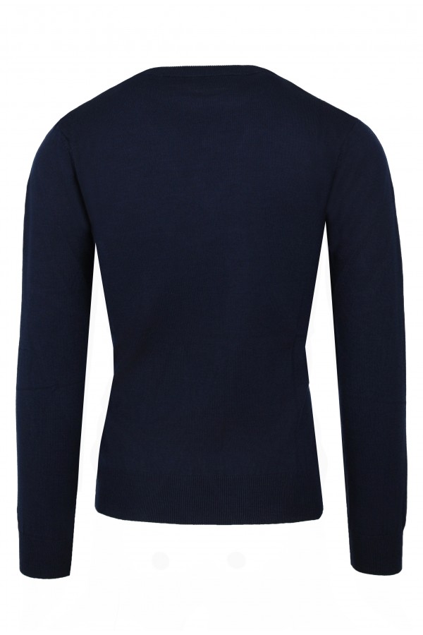 Man's blue knitted t-shirt