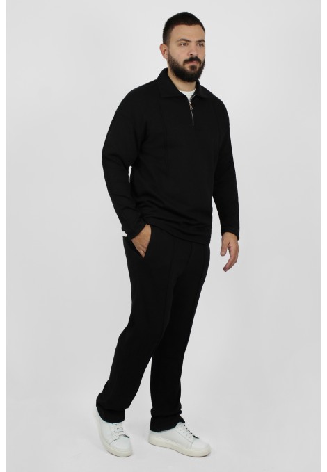 Man's oversize black pants