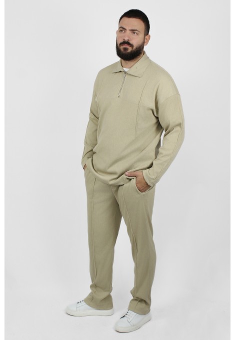 Man's oversize beige pants