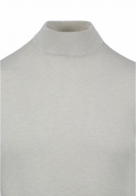 Man's beige knitted t-shirt