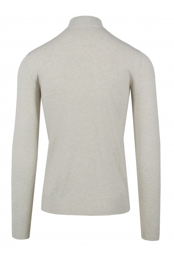 Man's beige knitted t-shirt