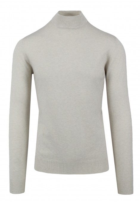 Man's beige knitted t-shirt