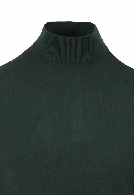 Man's green knitted t-shirt