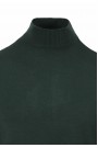 Man's green knitted t-shirt