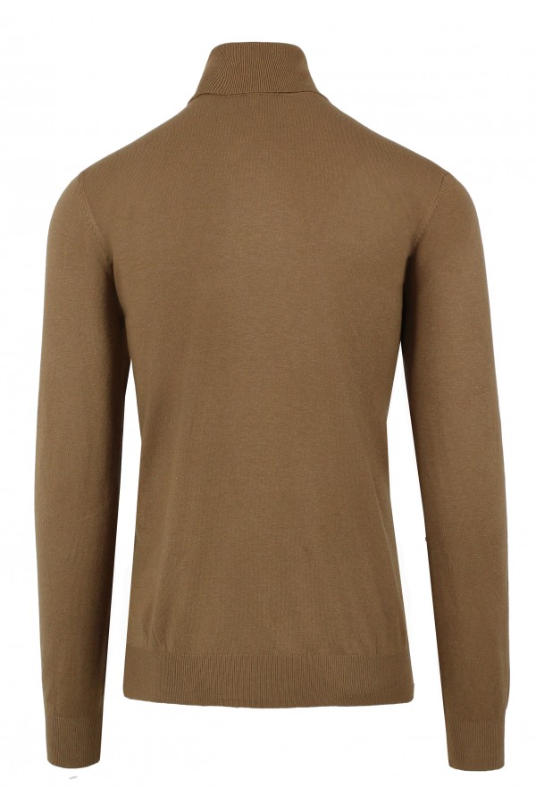 Man's camel knitted t-shirt turtleneck