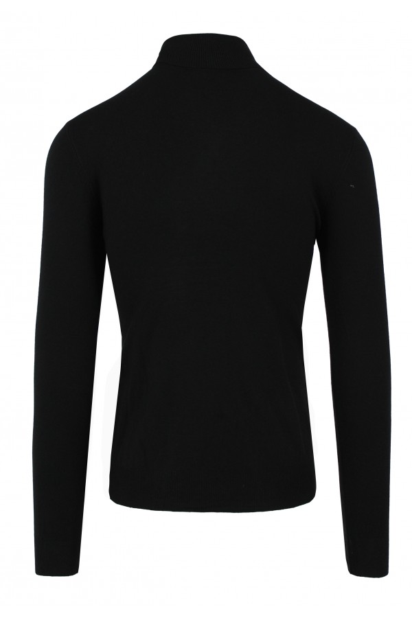 Man's black knitted t-shirt turtleneck 