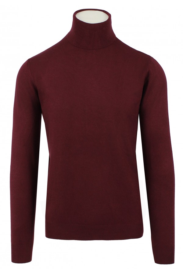 Man's  bordeuax knitted t-shirt turtleneck