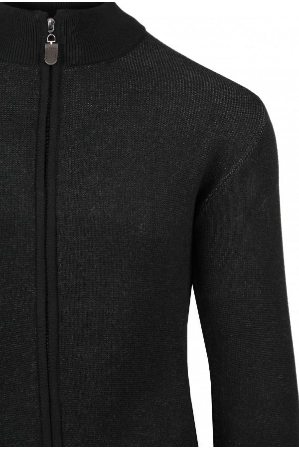  Man's black knitted cardigan