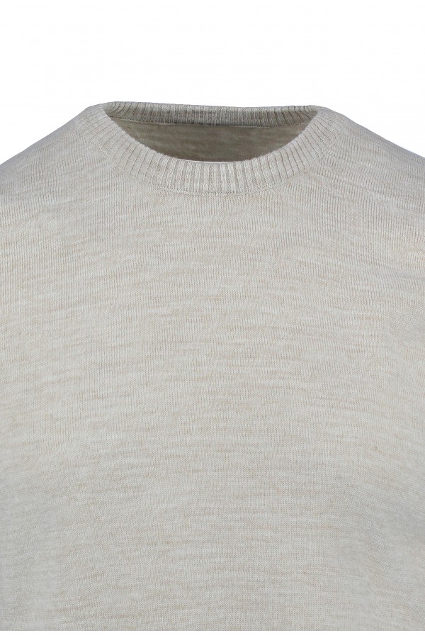 Man's beige knitted t-shirt