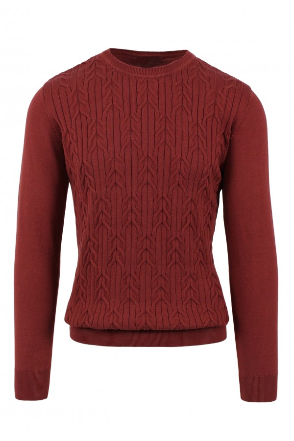 Man's dark red knitted t-shirt