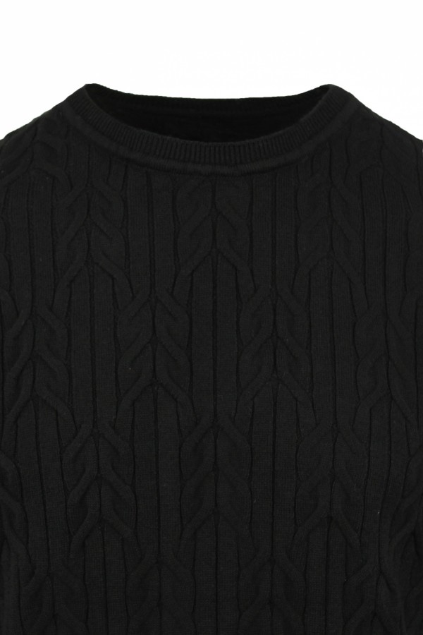 Man's black knitted t-shirt