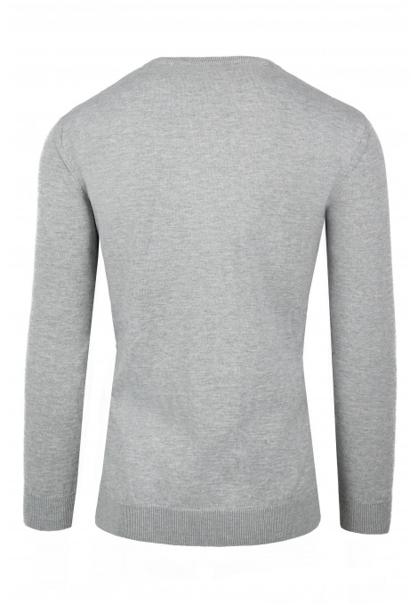 Man's light grey knitted t-shirt