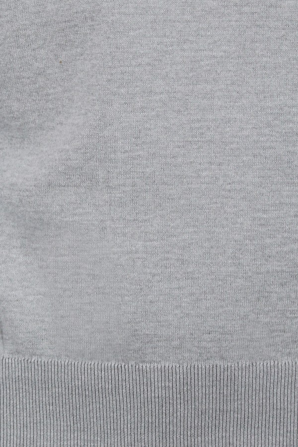 Man's light grey knitted t-shirt