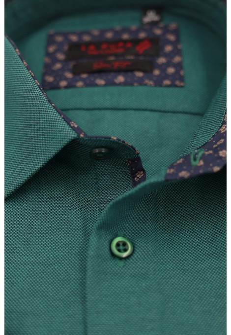 Man's green shirt slim fit