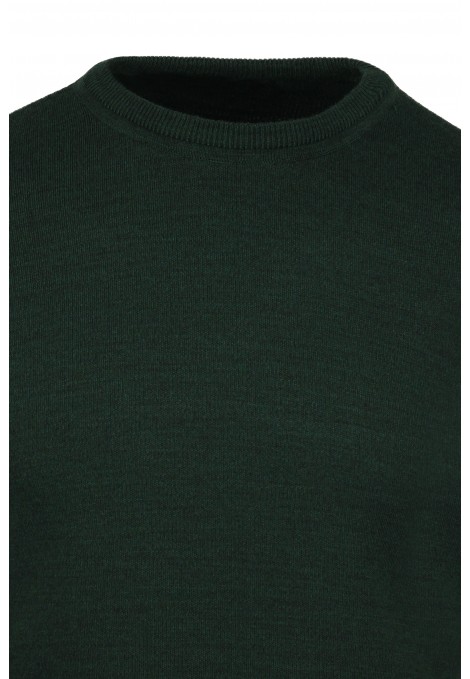 Man's green knitted t-shirt