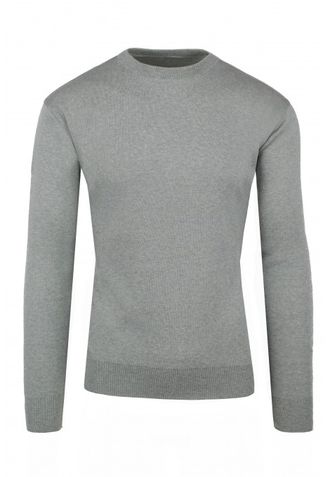 Man's grey knitted t-shirt