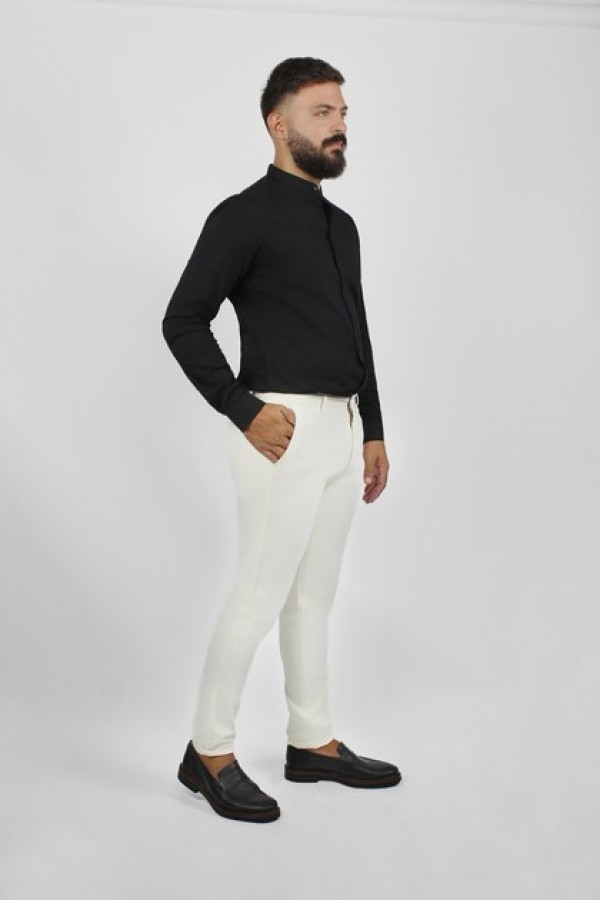 Man's ecru pants